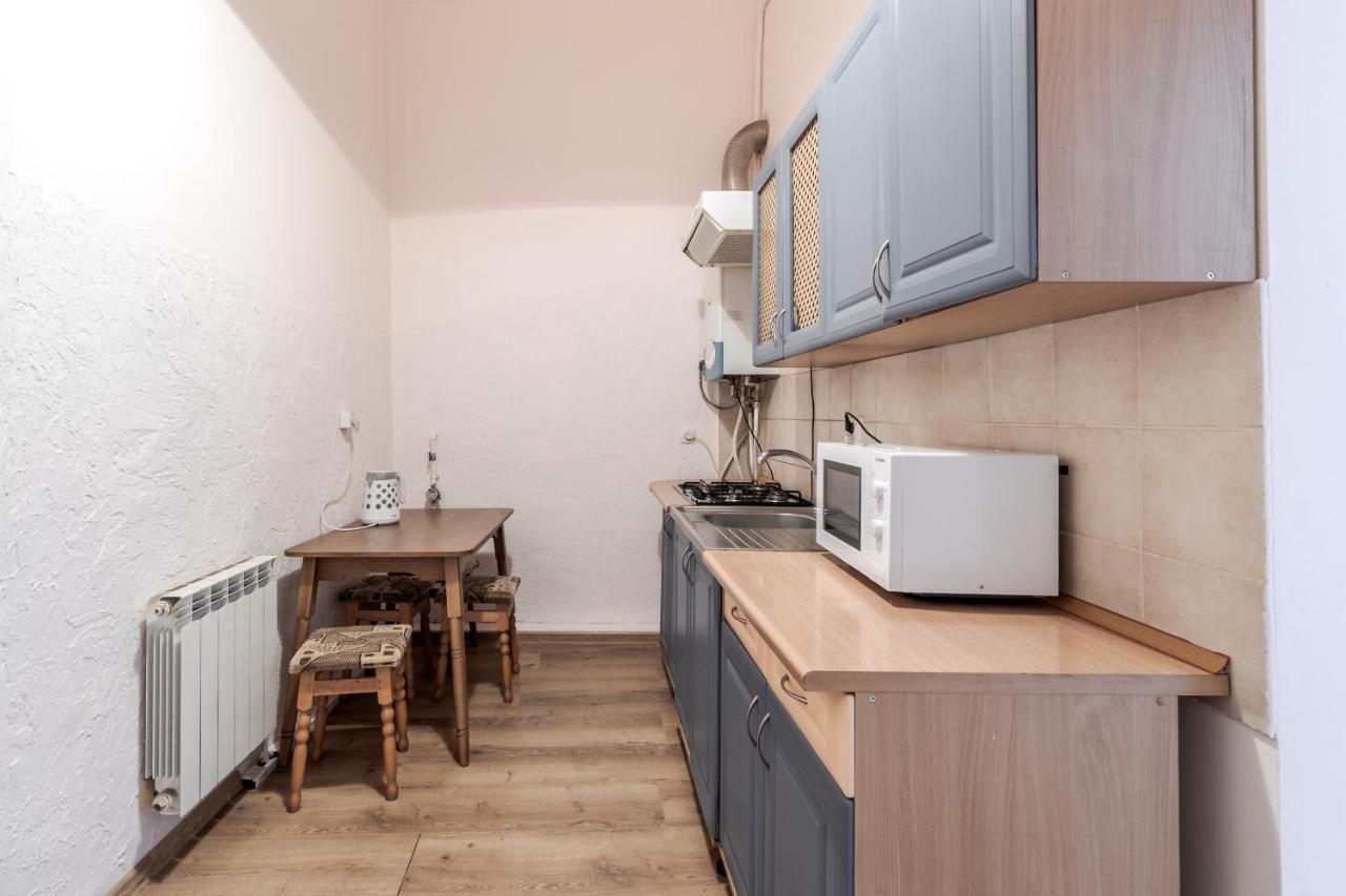 Striltsiv Apartment Lviv Buitenkant foto