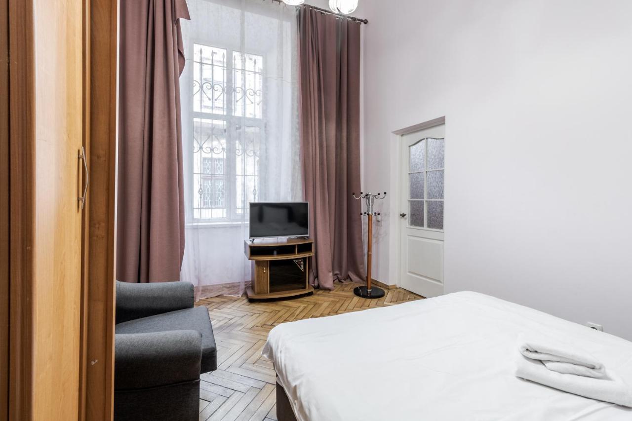 Striltsiv Apartment Lviv Buitenkant foto