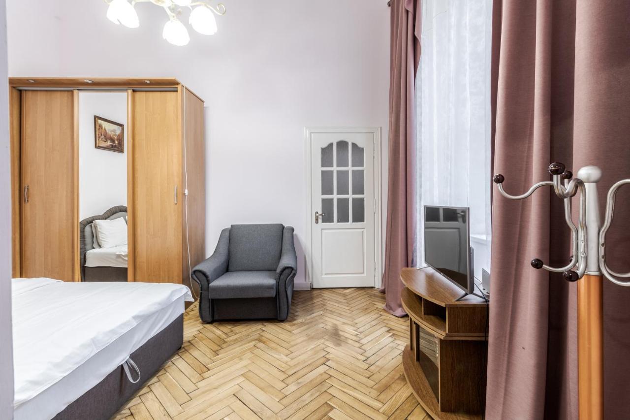 Striltsiv Apartment Lviv Buitenkant foto