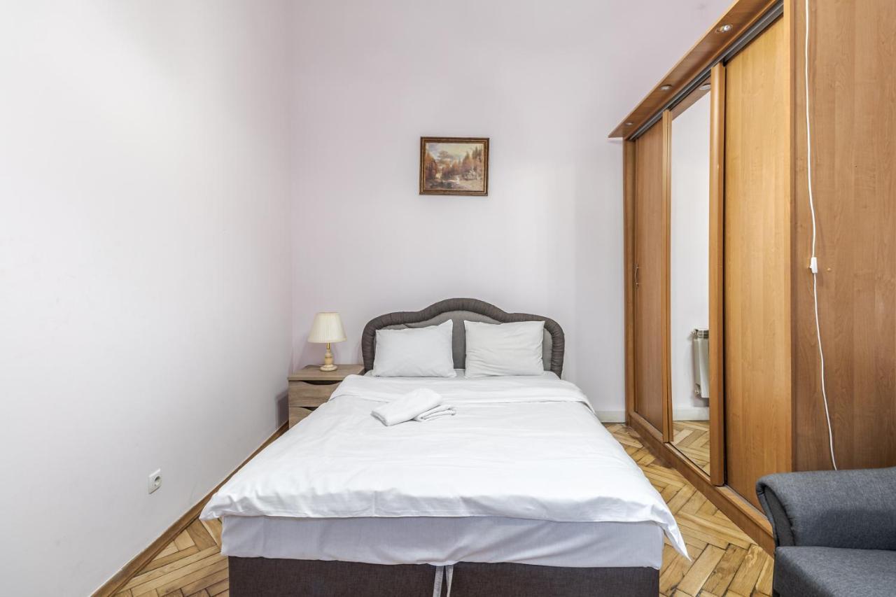 Striltsiv Apartment Lviv Buitenkant foto