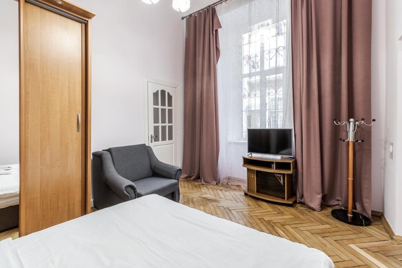 Striltsiv Apartment Lviv Buitenkant foto