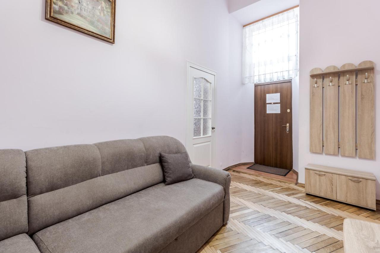 Striltsiv Apartment Lviv Buitenkant foto